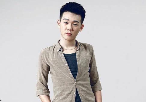 网红恩俊,网红界的璀璨新星，引领潮流的时尚达人