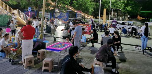 医药港附近网红地摊,网红地摊美食与文化新地标