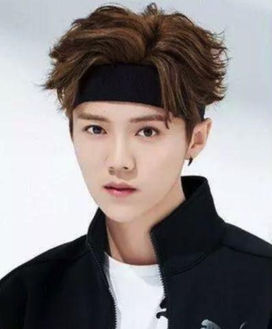 脸黑的男明星,揭秘脸黑型男明星的独特风采